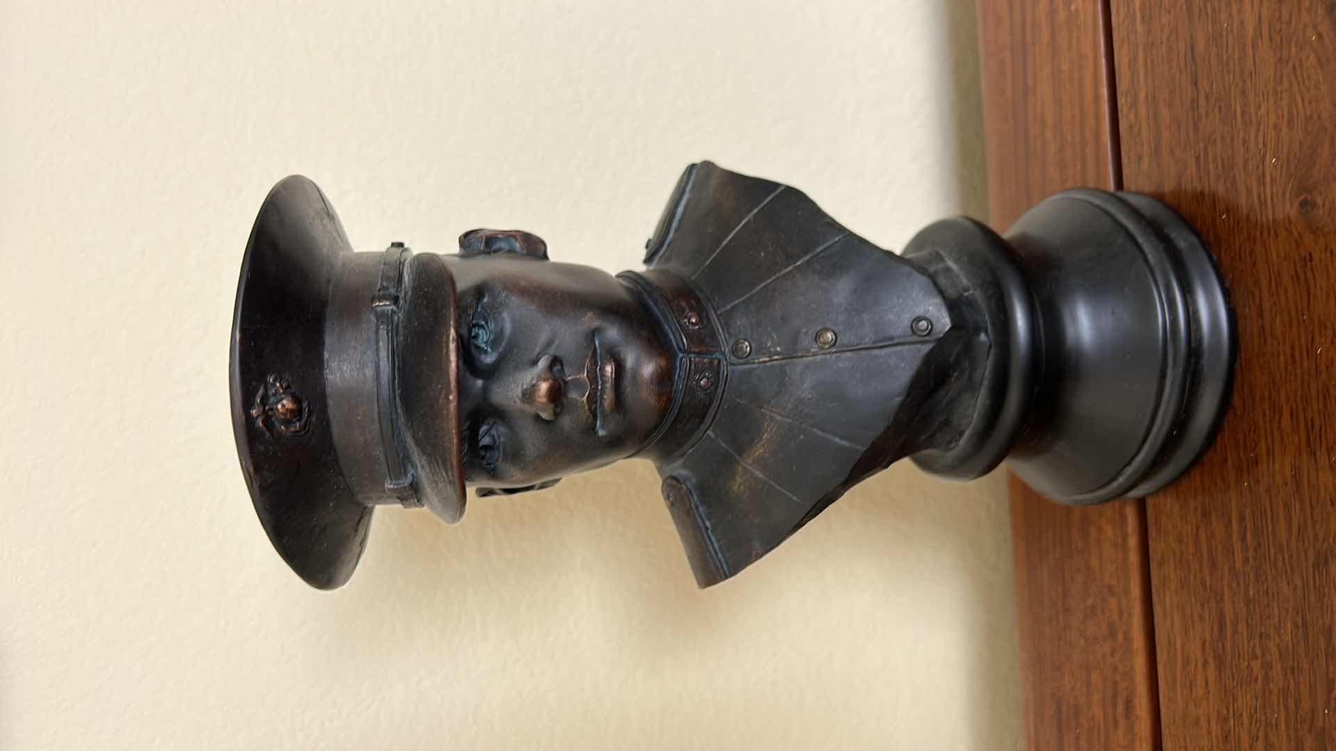 Photo 7 of BRONZE BUST AMERICAN HEROS NUMBERED “THE MARINE” 2 / 0112 H 9.75”