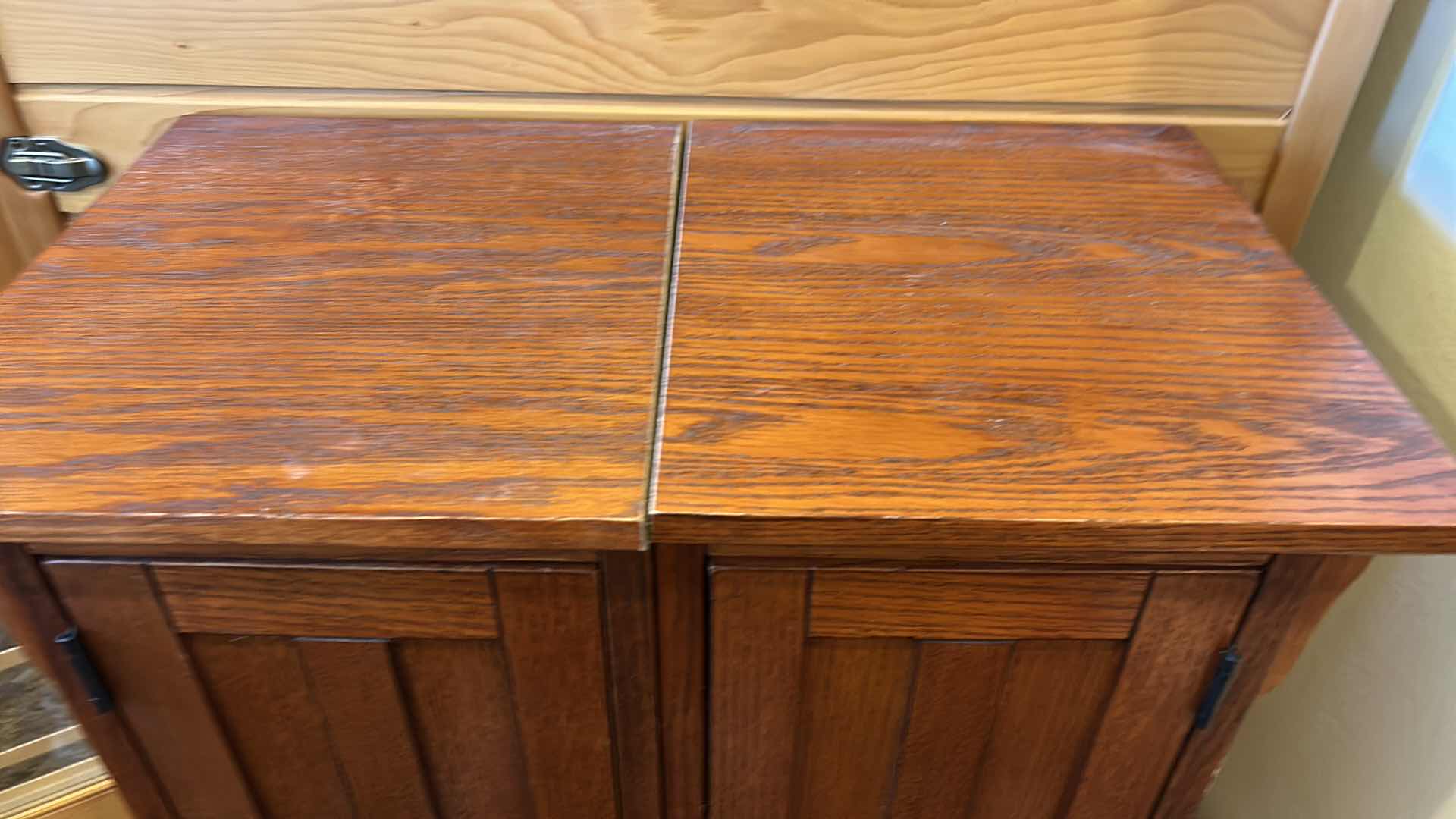 Photo 2 of 2 SIDE BY SIDE WOOD CABINETS W CONTENTS 
20 25 1/2“ x 15“ x 41 1/2“