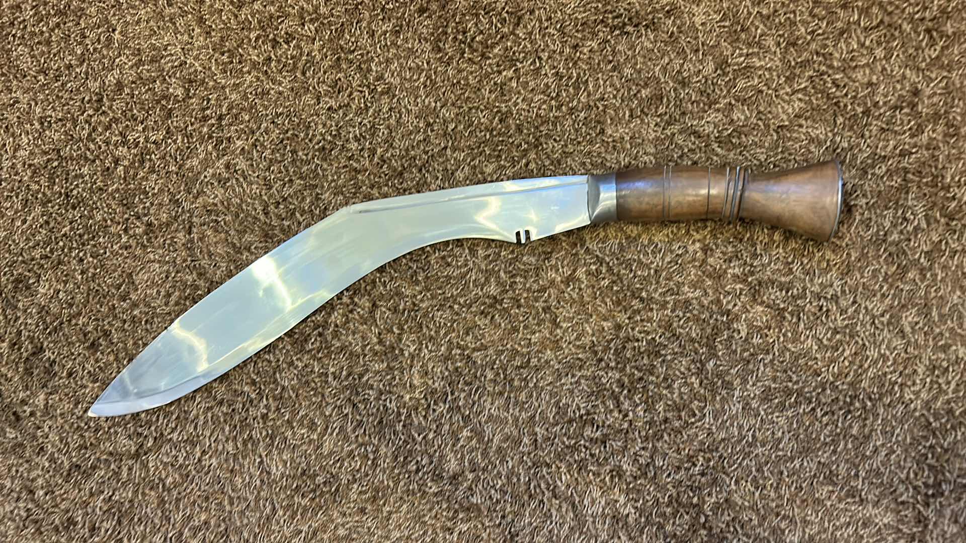 Photo 4 of MACHETE WITH LEATHER AND BRASS SHEATH 31.5” FROM TIP TO HANDLE (BLADE 23.5”)