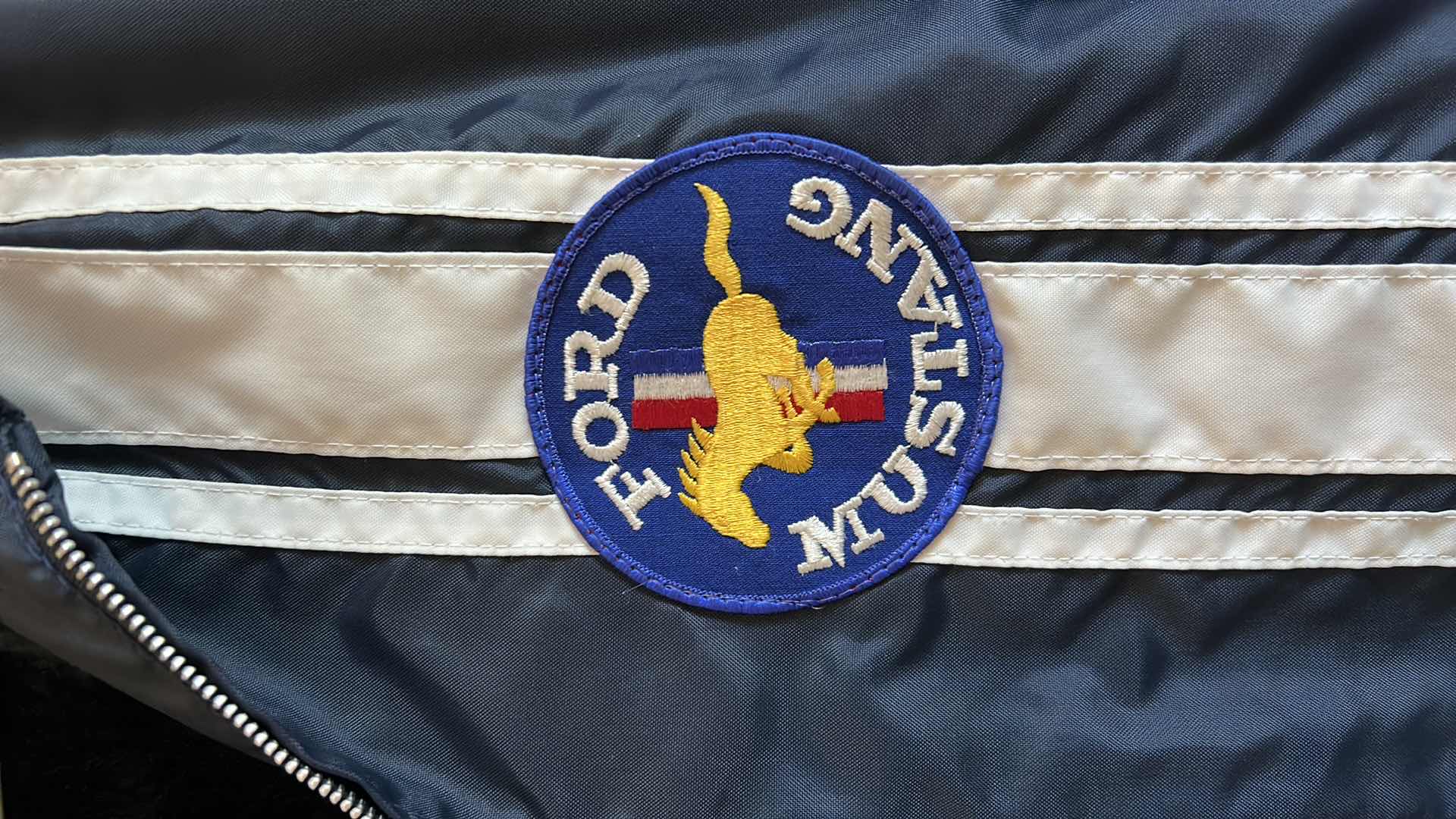 Photo 2 of VINTAGE FORD MUSTANG USA JACKET ( SIZE L)