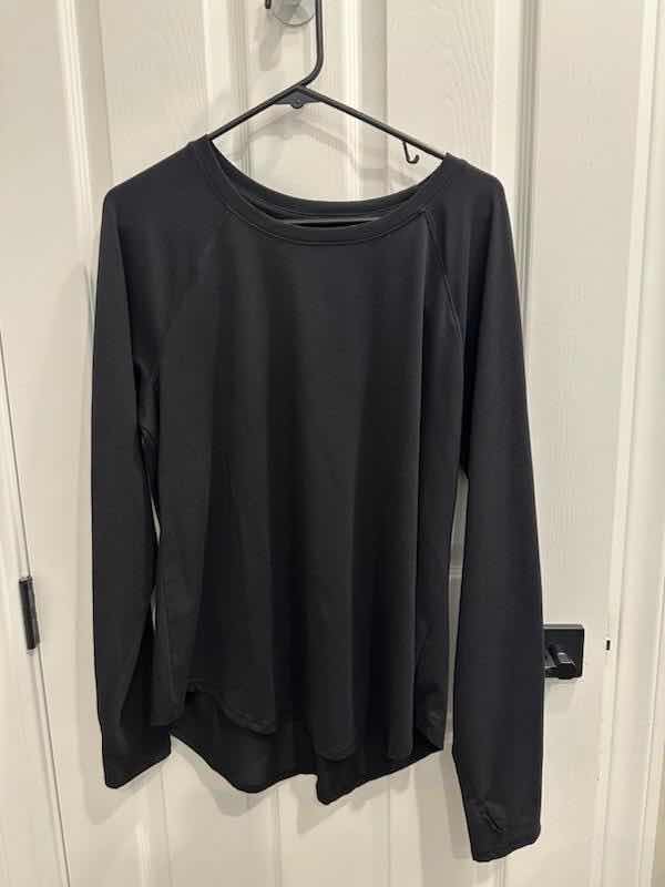 Photo 4 of 4 WOMENS WORKOUT TOPS SIZE XL