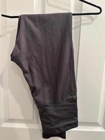 Photo 3 of 3 NEW WOMEND WORKOUT PANTS SIZE MED