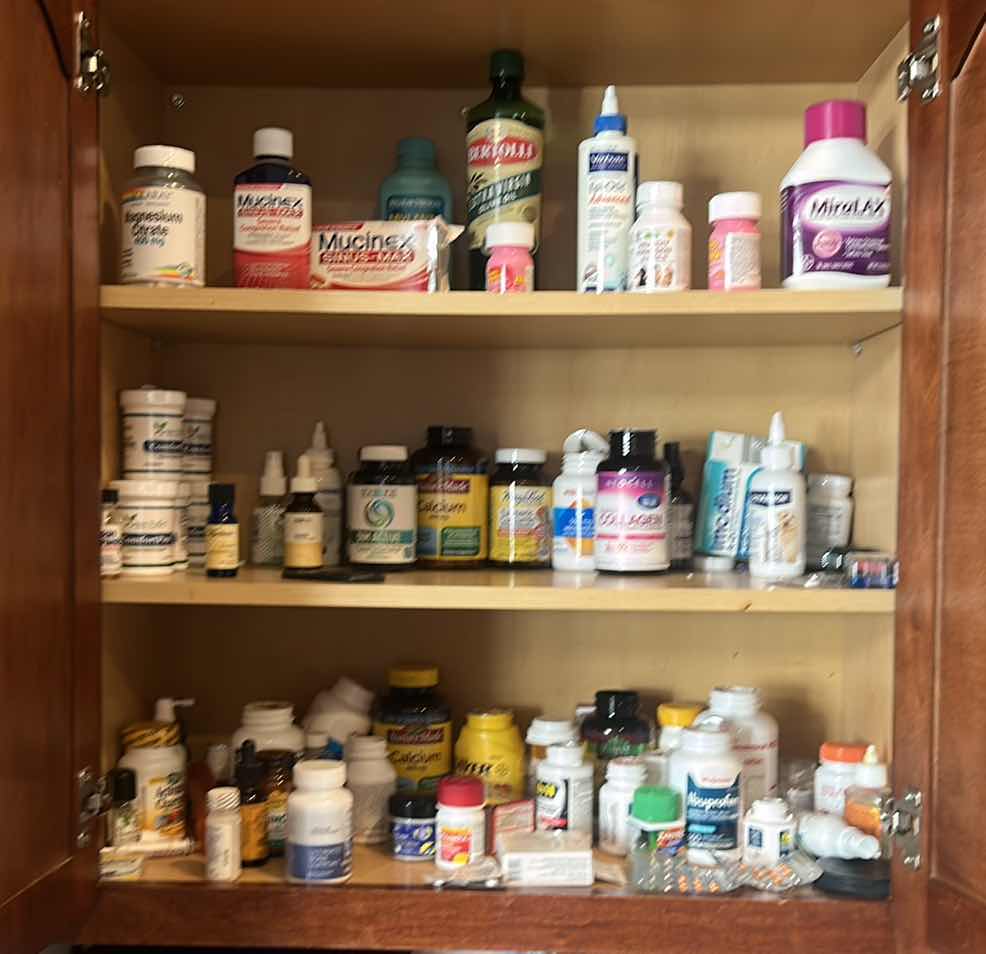 Photo 1 of CONTENTS OF CABINET - SUPPLEMENTS, HEALTH