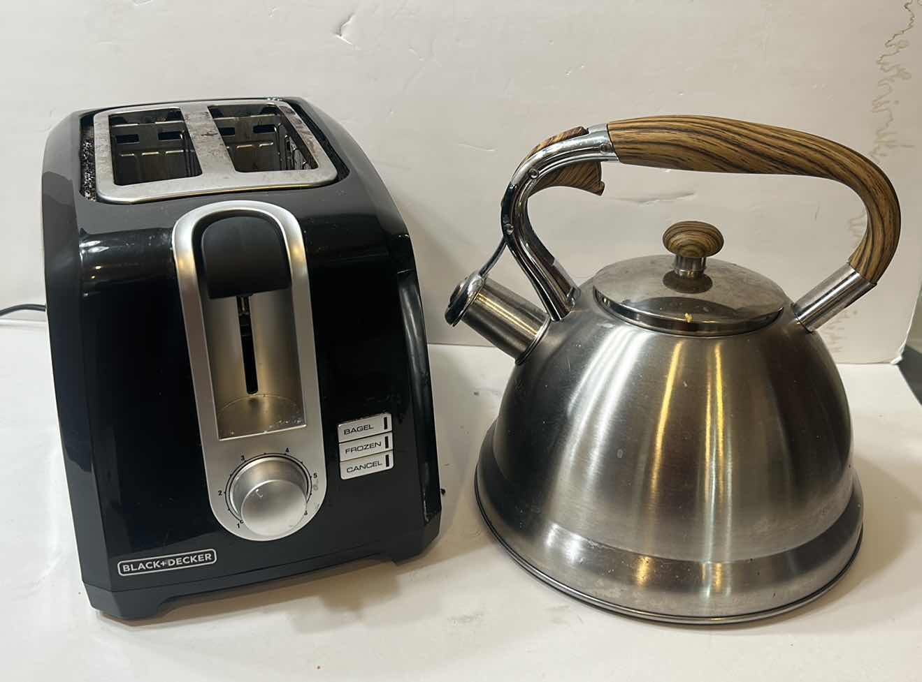 Photo 1 of KITCHENWARE- MASTERCLASS PREMIUM COLLECTION KETTLE AND BLACK AND DECKER TOASTER