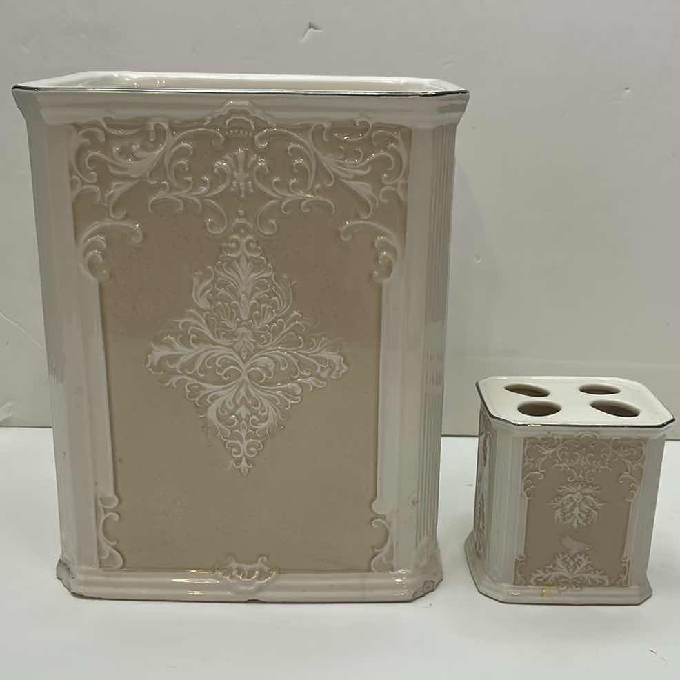 Photo 1 of CHRIS MADDEN IVORY AND BEIGE BATHROOM DECOR $80