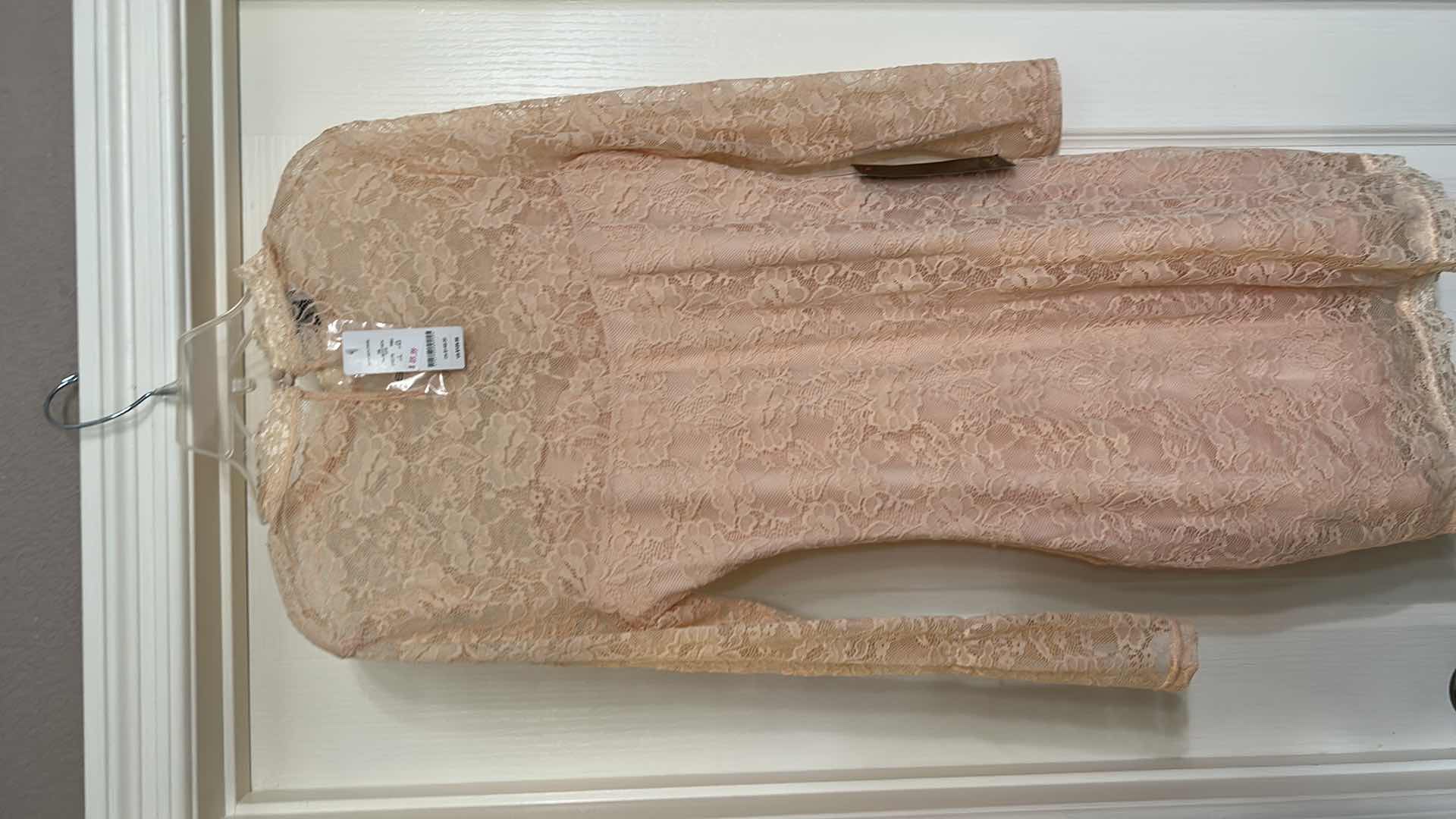 Photo 3 of NWT PEACH BEBE LACE DRESS SIZE LG $90