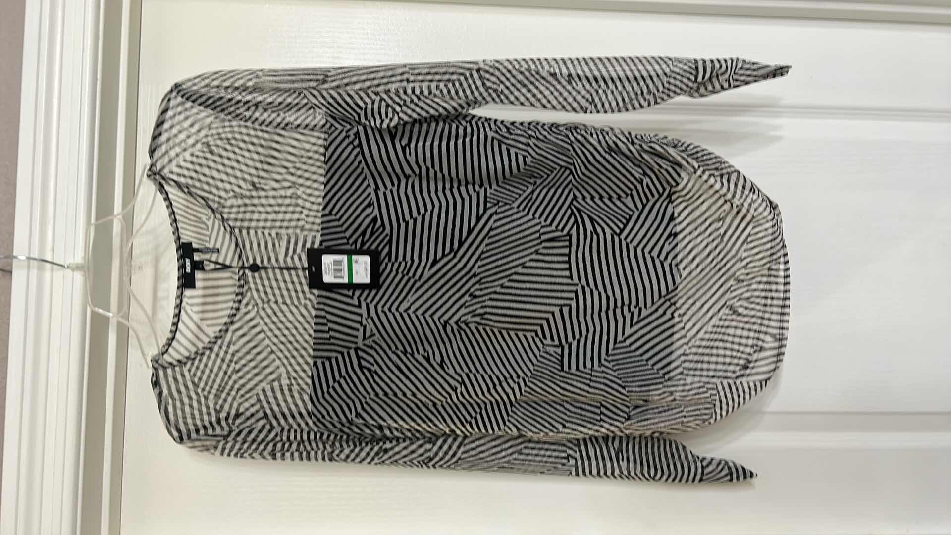 Photo 4 of NWT DKNY WOMENS TOP $69 SIZE L