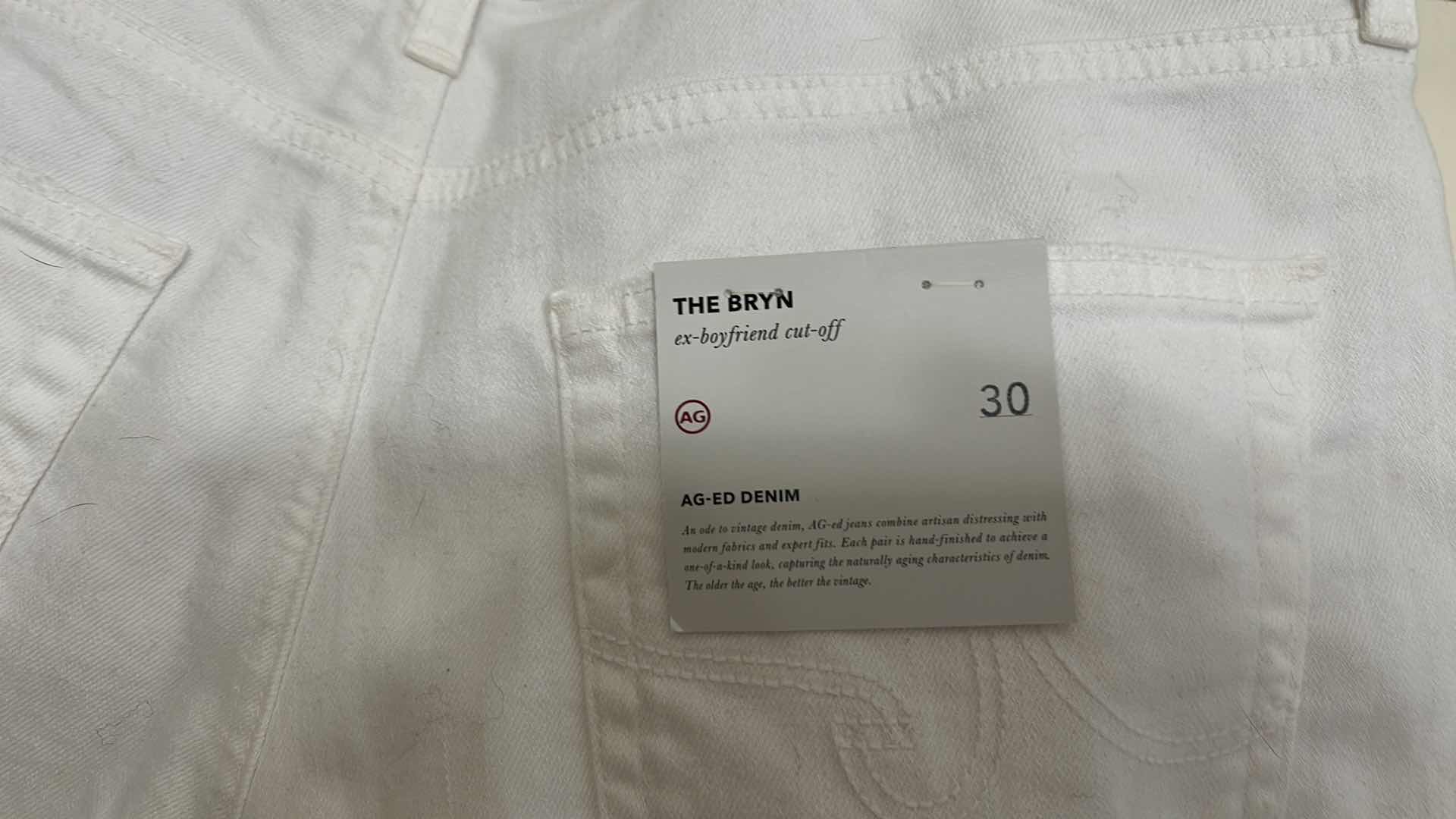 Photo 6 of NWT WOMENS THE BRYN WHITE SHORTS W30” $168