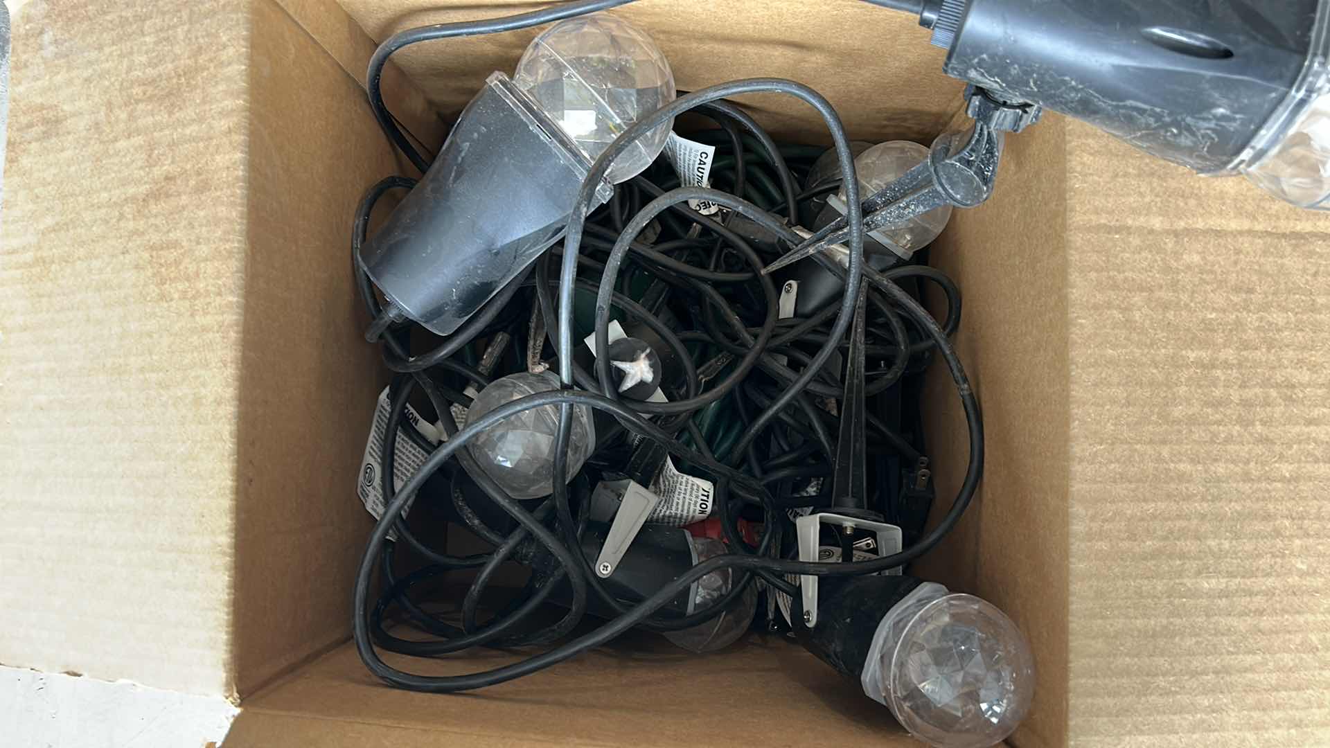 Photo 2 of BOX FULL OF OUTDOOR LIGHTS