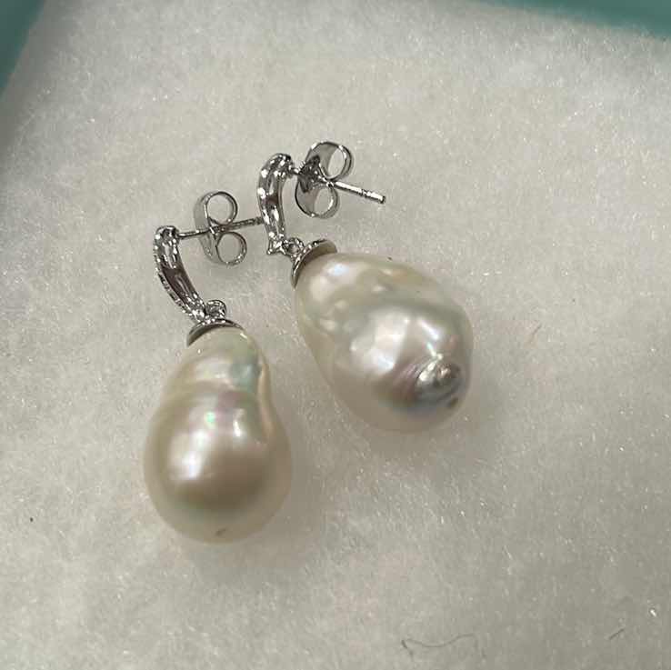 Photo 3 of .925 EARRINGS WITH PEARLS (PEARLS NOT AUTHENTICATED)