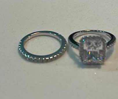Photo 2 of NEW ITALO JEWELRY - RING SET STERLING SILVER WITH CUBIC ZIRCONIA SIZE 4.5