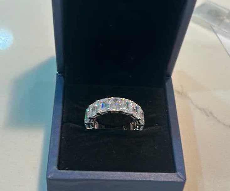 Photo 7 of ITALO JEWELRY - STERLING SILVER CUBIC ZIRCONIA RING (MISSING ONE STONE) SIZE 11