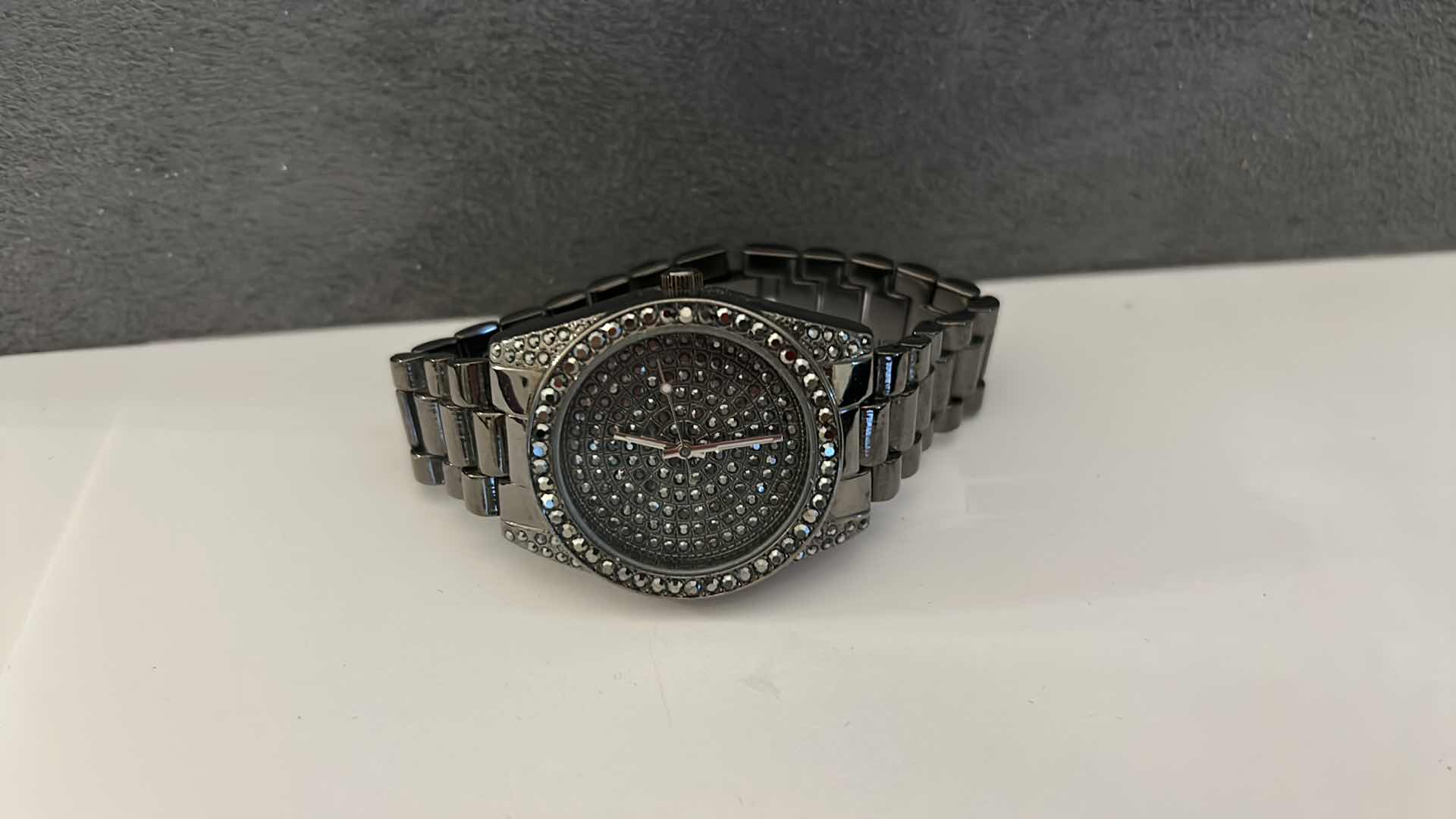 Photo 4 of COSTUME JEWELRY- LADIES FASHION WATCH