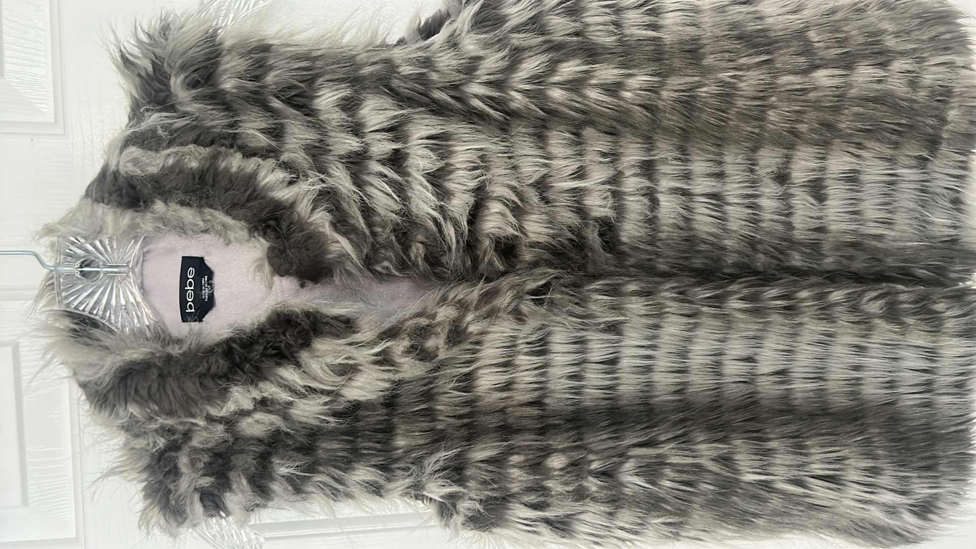 Photo 2 of WOMENS GRAY AND BLACK FAUX FUR VEST SIZE S