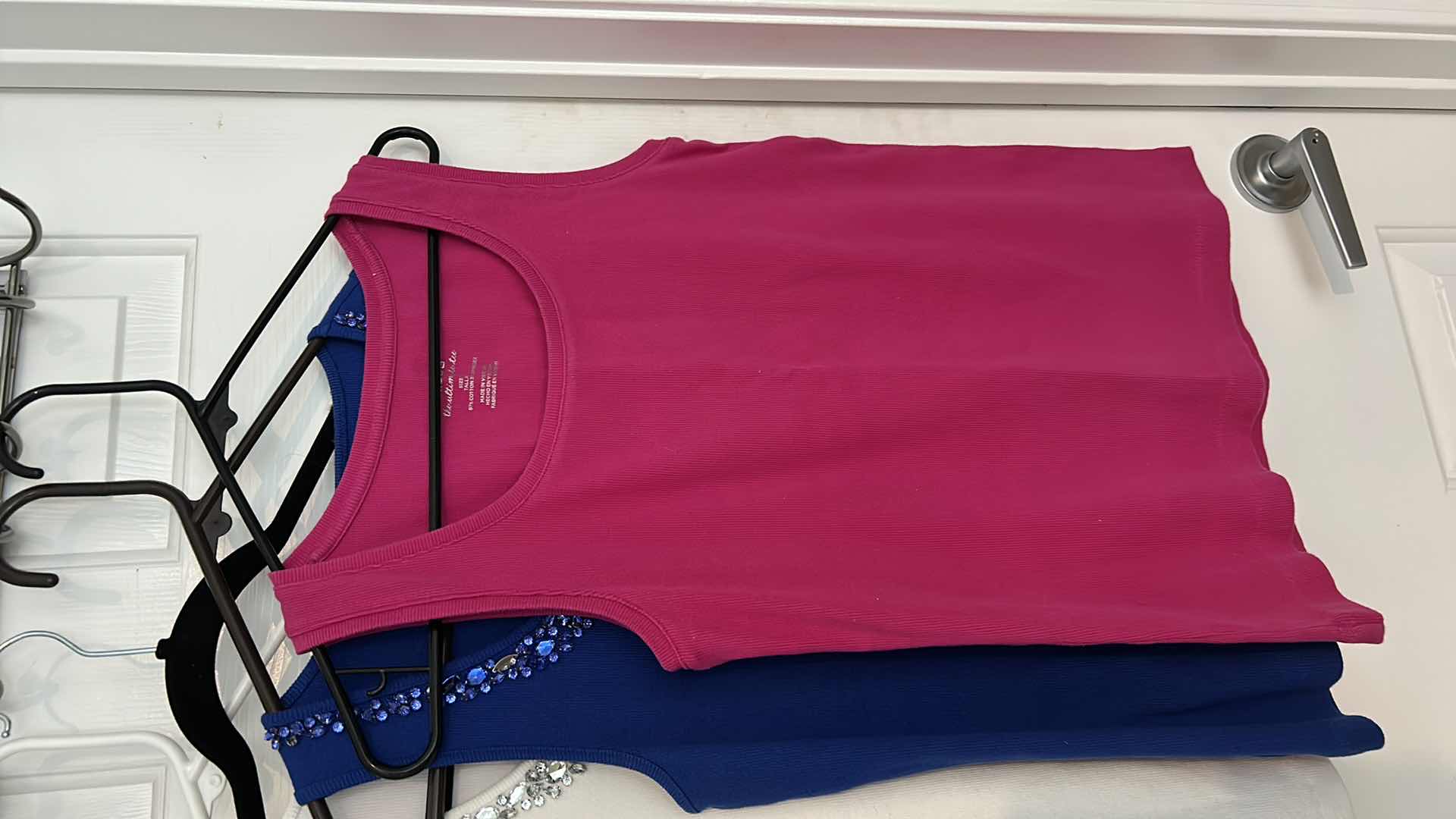 Photo 3 of WOMENSWEAR - 6 CHICOS ULTIMATE TEES SIZE 1