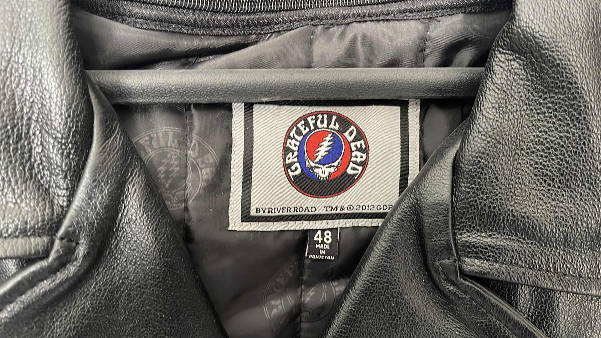 Photo 4 of NWT GRATEFUL DEAD BLACK LEATHER BOMBER JACKET WITH PATCHES SIZE 48