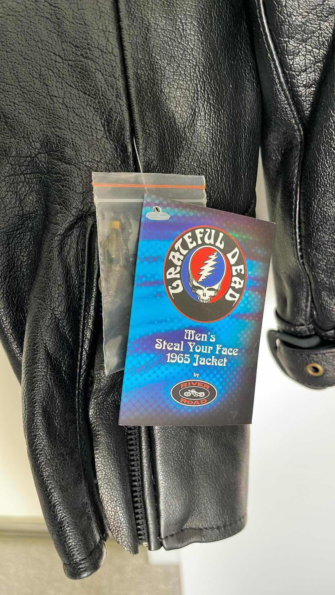 Photo 7 of NWT GRATEFUL DEAD BLACK LEATHER BOMBER JACKET WITH PATCHES SIZE 48