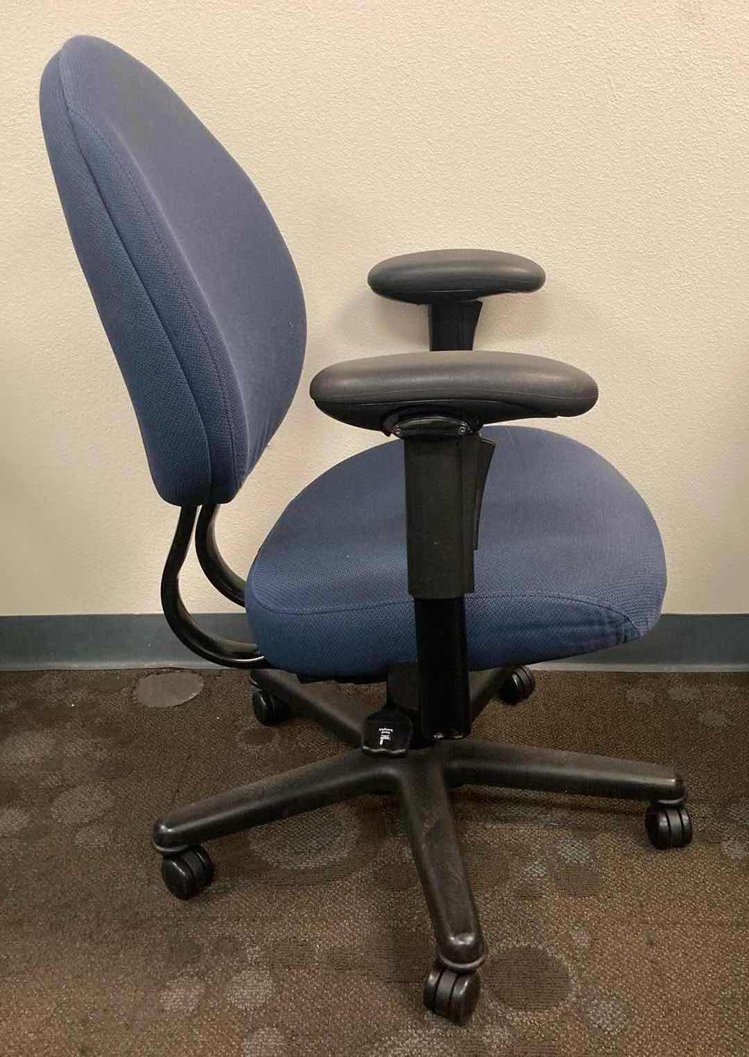 Photo 4 of STEELCASE CRITERION PLUS BLUE SWIVEL OFFICE CHAIR 27.5” X 22.5” H38-44.5”