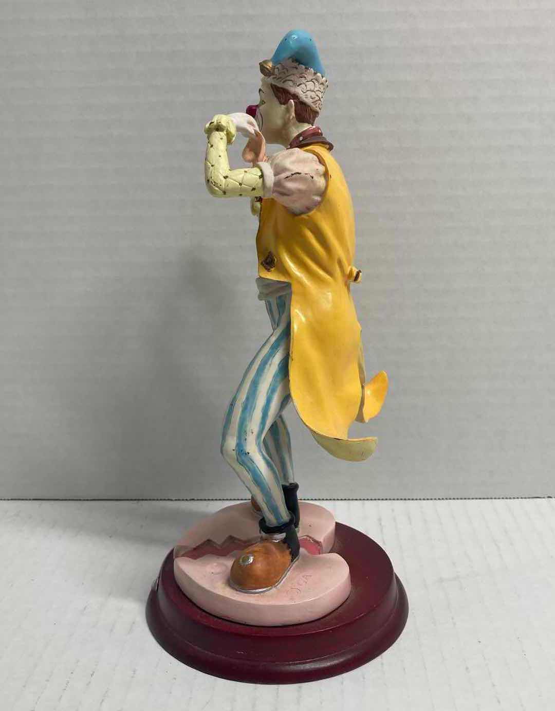 Photo 1 of CIRQUE D’ AMUSEE CLOWN JESTER COLLECTABLE CERAMIC SATUE H9.25”