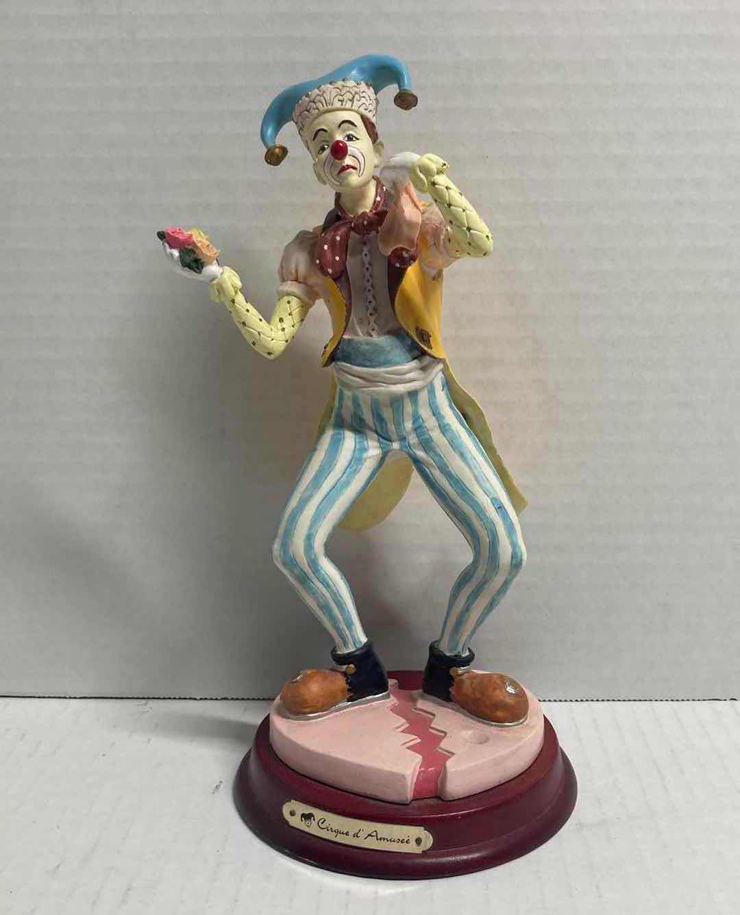 Photo 1 of CIRQUE D’ AMUSEE CLOWN JESTER COLLECTABLE CERAMIC SATUE H9.25”