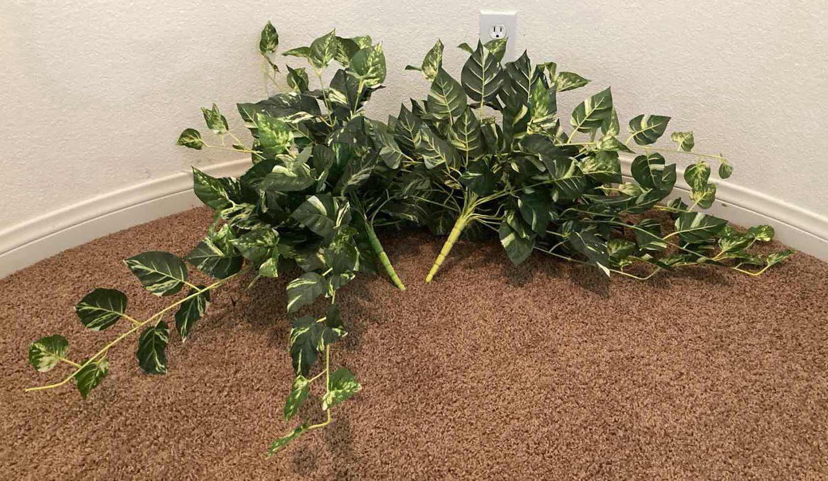 Photo 1 of EPIPREMNUM AUREUM DECORATIVE ARTIFICIAL BUSH (2)