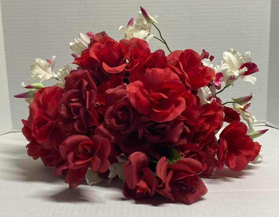 Photo 1 of ROSE/FLOWER DECORATIVE ARTIFICIAL FLOWERS W FLORA CRAFT DESERT DRY FOM (6PK)