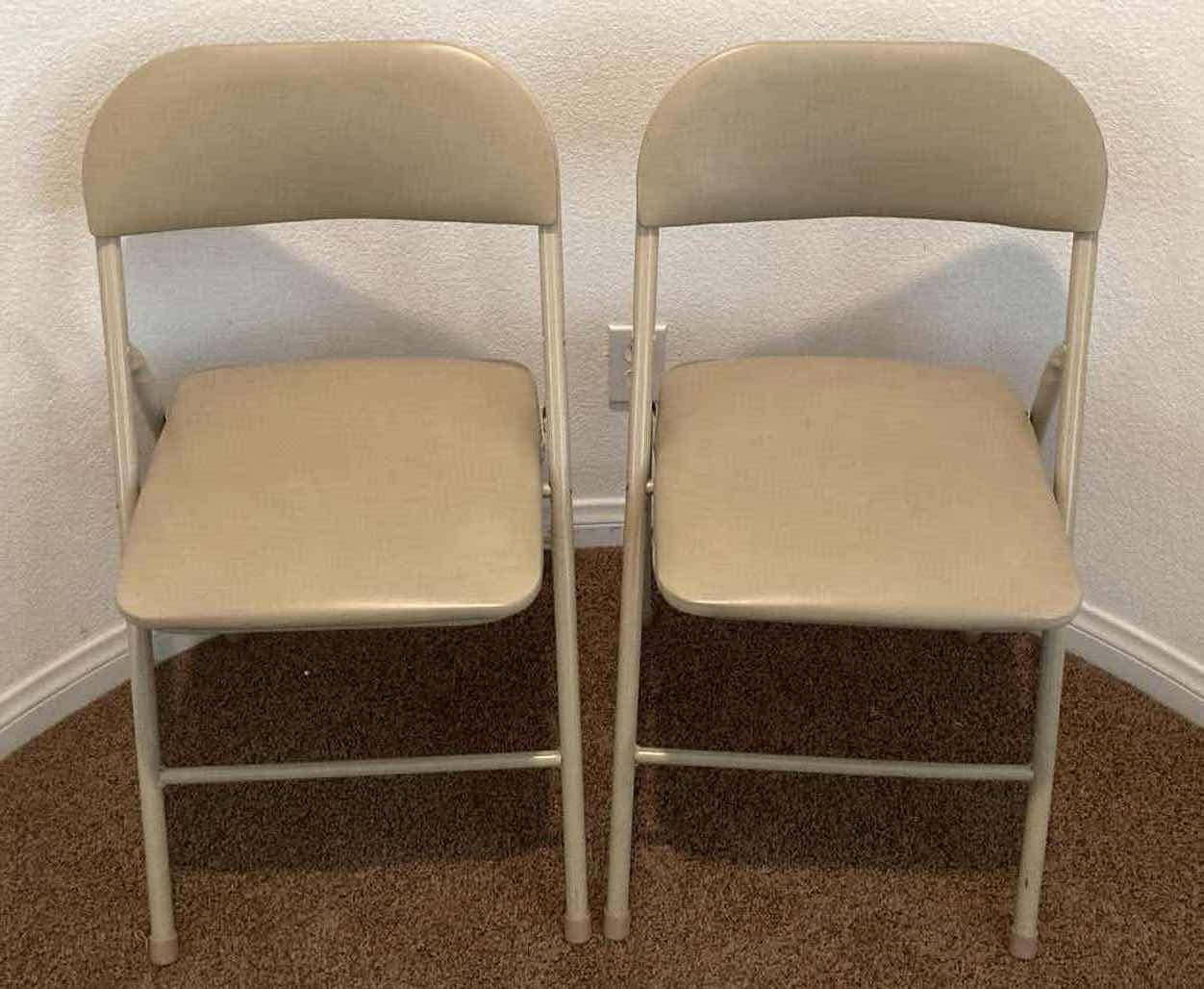 Photo 1 of DONGGUAN SHIN DIN BEIGE VINYL METAL FOLDING CHAIRS