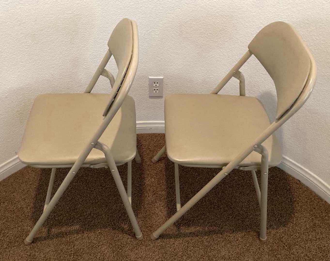 Photo 1 of DONGGUAN SHIN DIN BEIGE VINYL METAL FOLDING CHAIRS