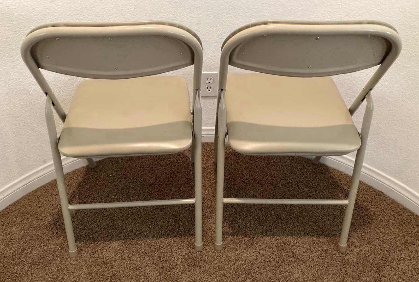 Photo 1 of DONGGUAN SHIN DIN BEIGE VINYL METAL FOLDING CHAIRS
