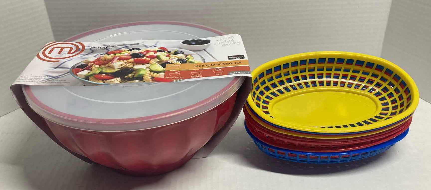 Photo 1 of MASTER CHEF MIXING BOWL W LID 5.8QT & 10PC DELI BASKETS 9.25” X 5.67”