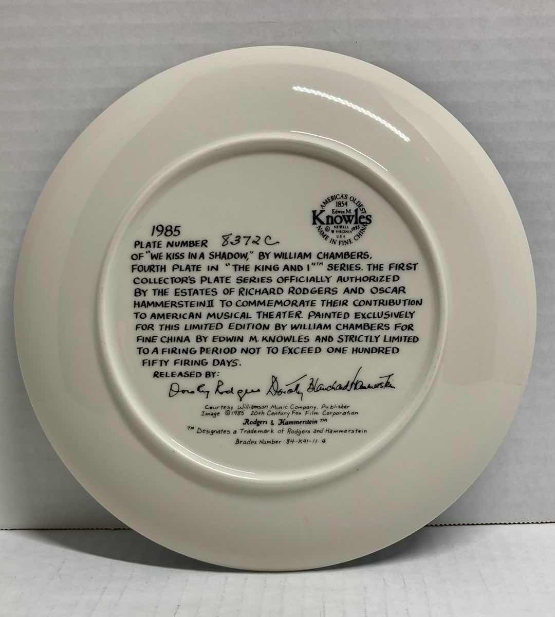Photo 1 of EDWIN KNOWLES “WE KISS IN A SHADOW” BY WILLIAM CHAMBERS FINE CHINA PLATE 8.5” INCLUDES COA