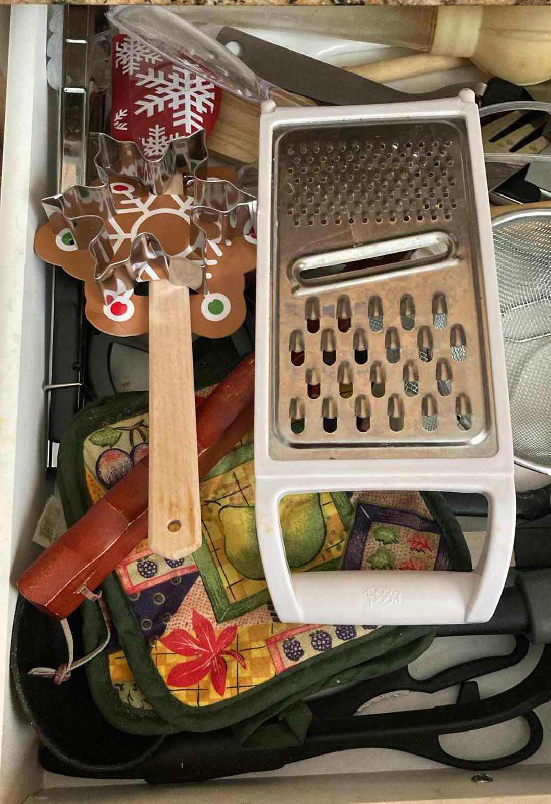 Photo 1 of CONTENTS OF DRAWER-COOKING UTENSILS & KITCHEN ACCESSORIES