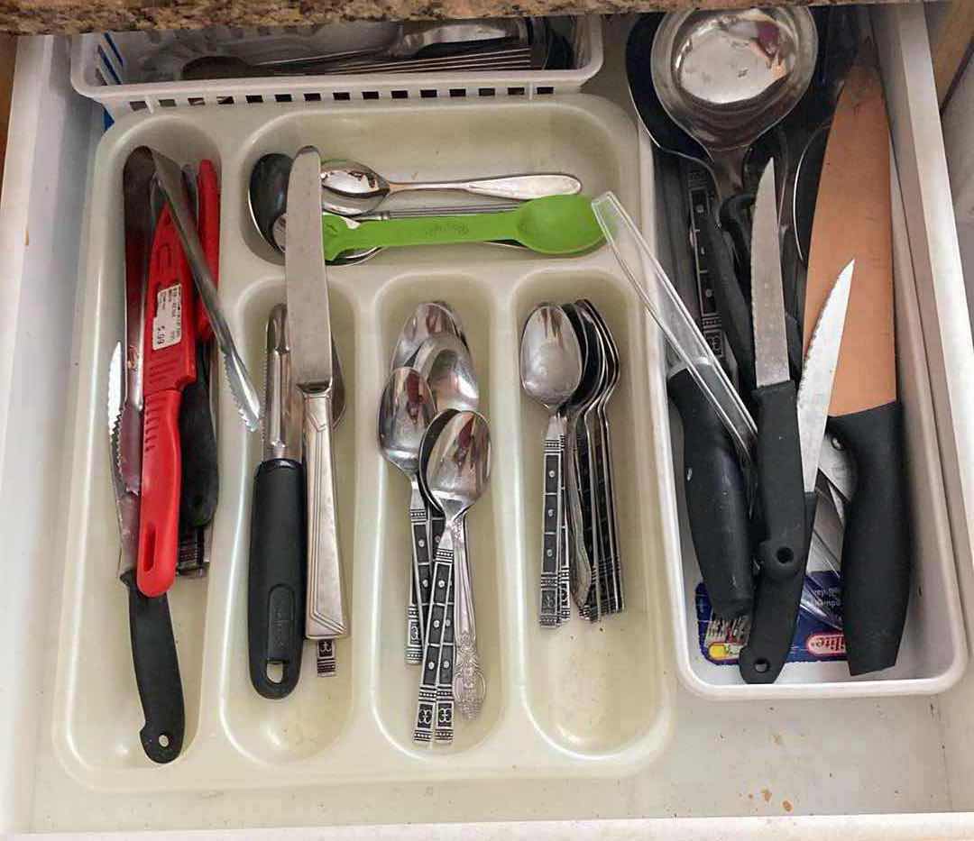 Photo 1 of CONTENTS OF DRAWER-FLATWARE, KITCHEN KNIVES, & UTENSILS
