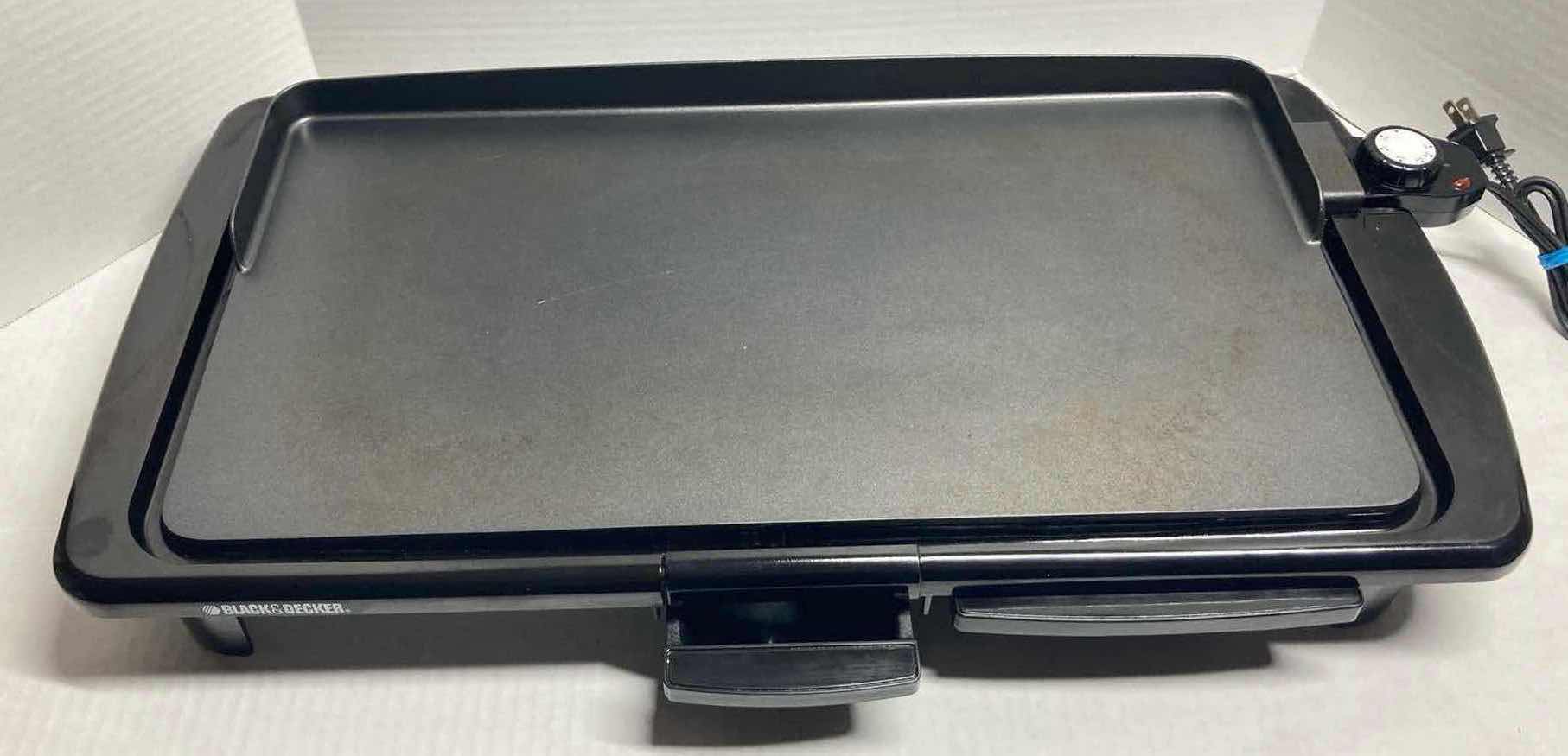 Photo 1 of BLACK & DECKER ELECTRIC GRIDDLE MODEL 6R100TY1 25” X 13”