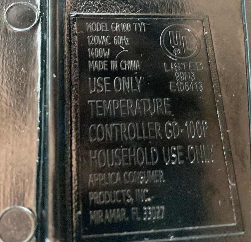 Photo 1 of BLACK & DECKER ELECTRIC GRIDDLE MODEL 6R100TY1 25” X 13”