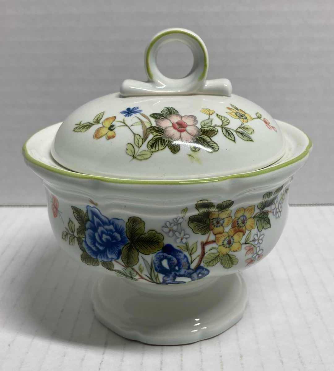 Photo 1 of MIKASA HERITAGE IMARI BOUQUET JAPANESE PORCELAIN SET