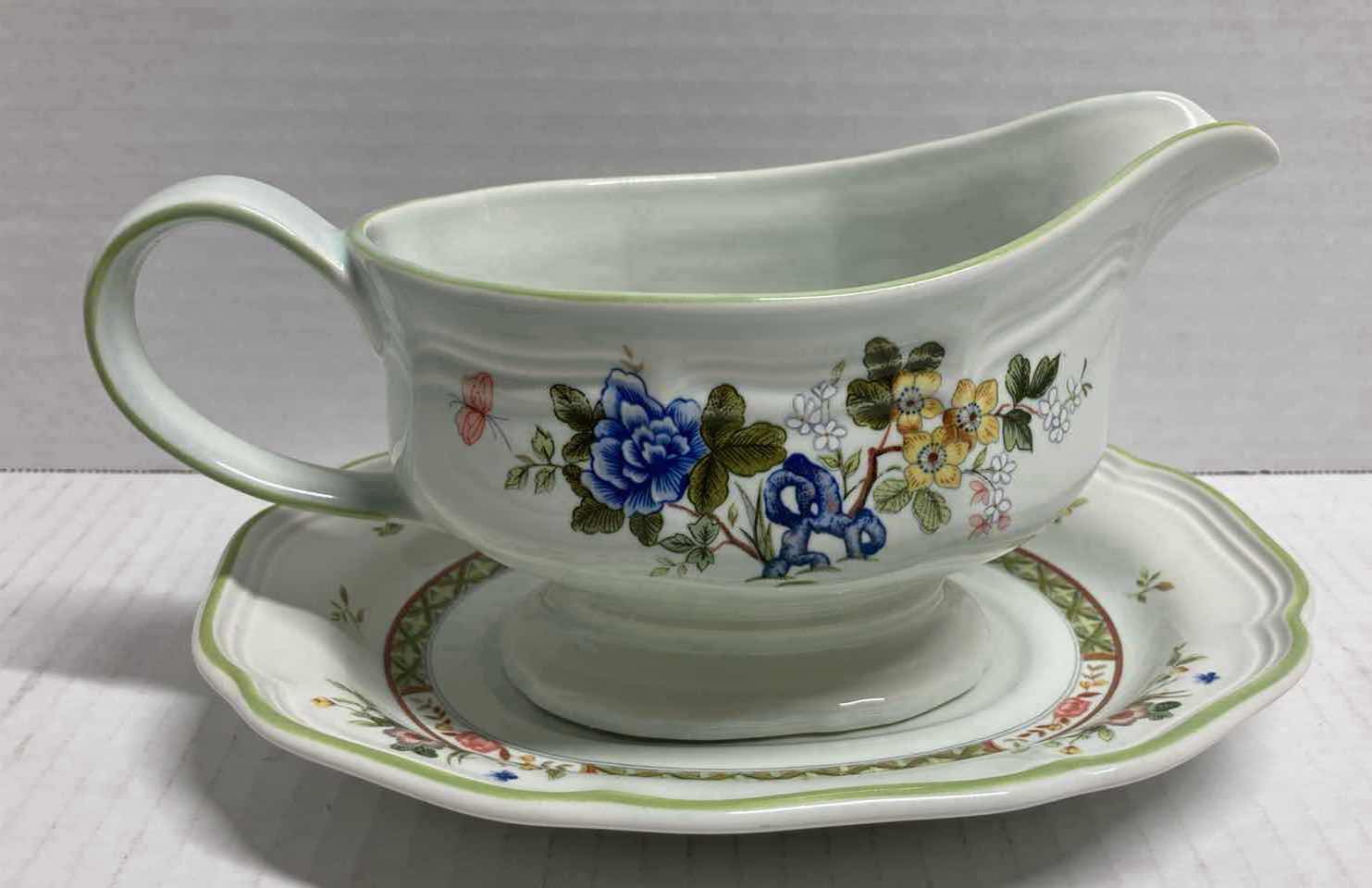 Photo 1 of MIKASA HERITAGE IMARI BOUQUET JAPANESE PORCELAIN SET