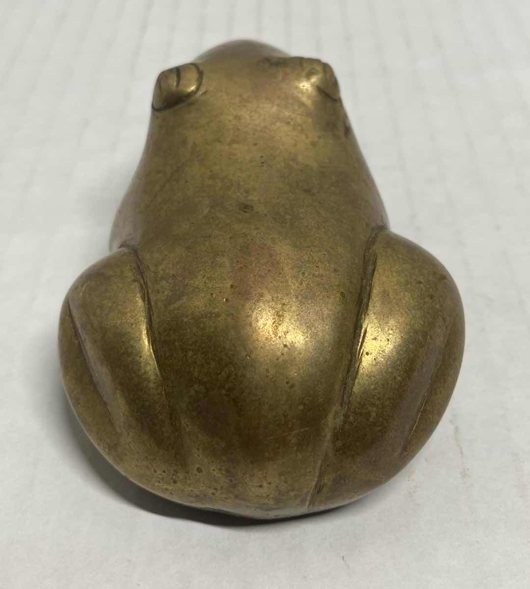 Photo 1 of ANTIQUE BRASS KAERU FROG PAPERWEIGHT H1.5”