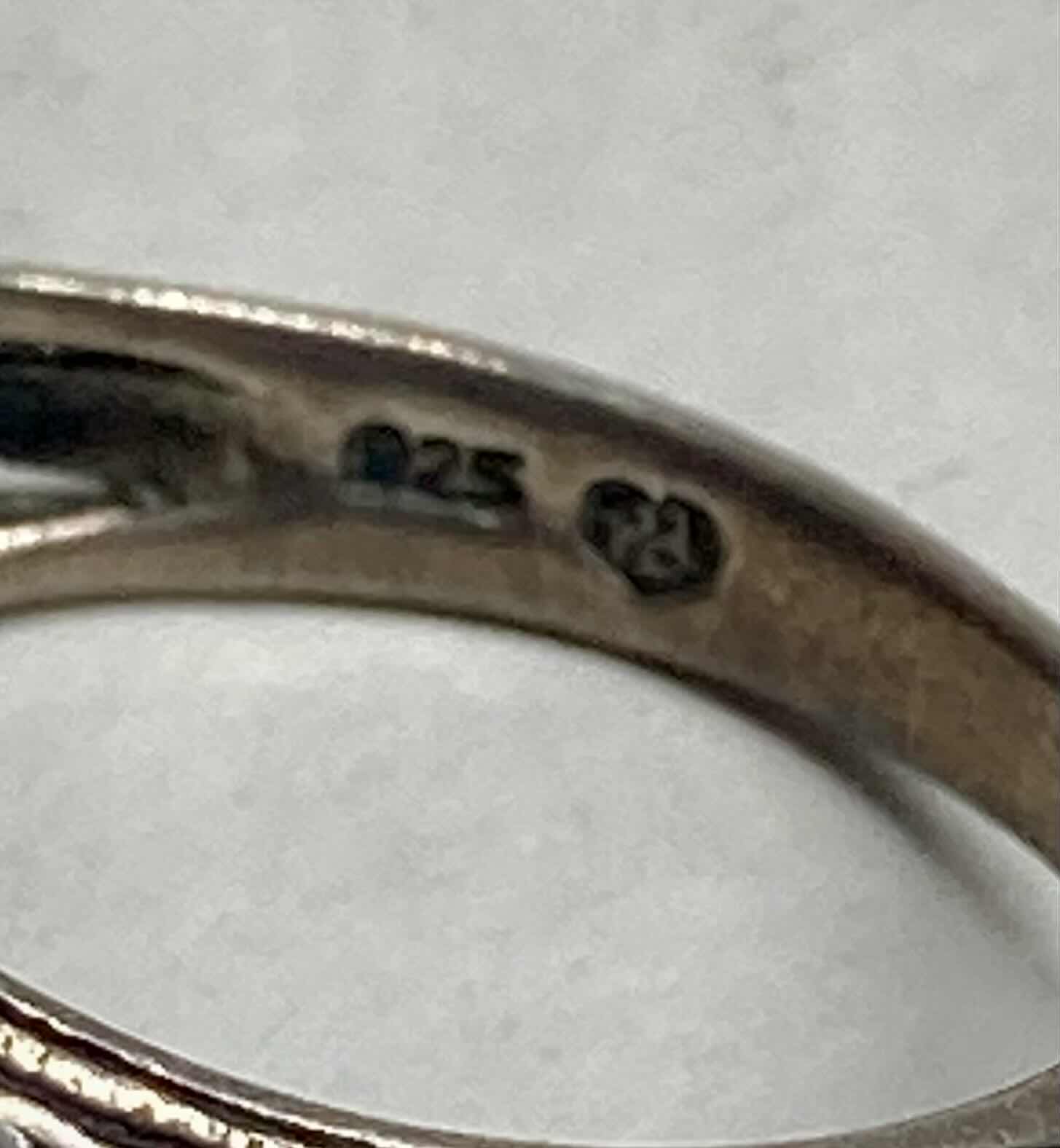 Photo 1 of 925 SILVER RING W BLACK STONE APPROX RING SIZE 8.5-9