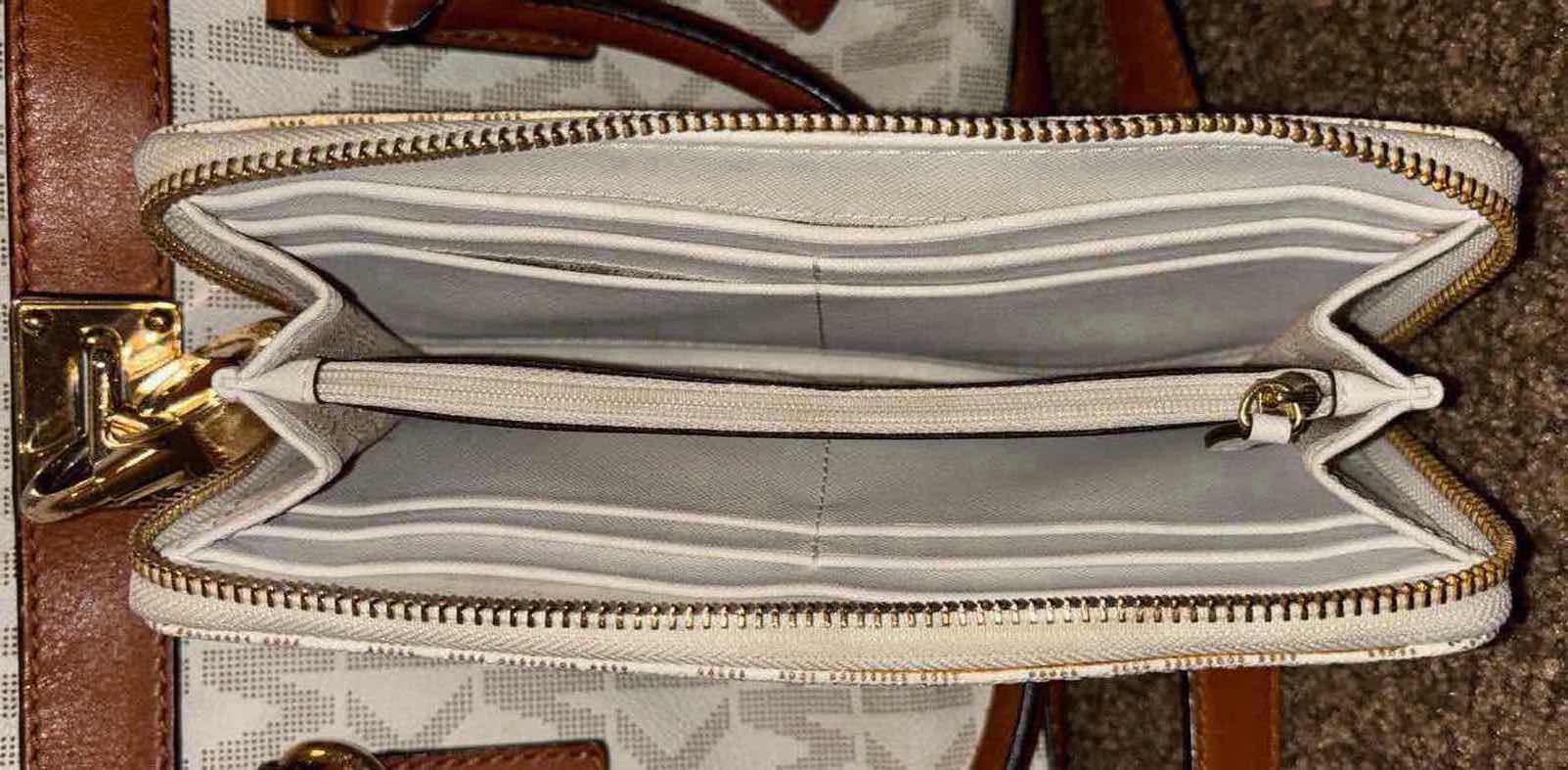 Photo 1 of MICHAEL KORS WOMENS HANDBAG & WALLET SET (NOT AUTHENTICATED)