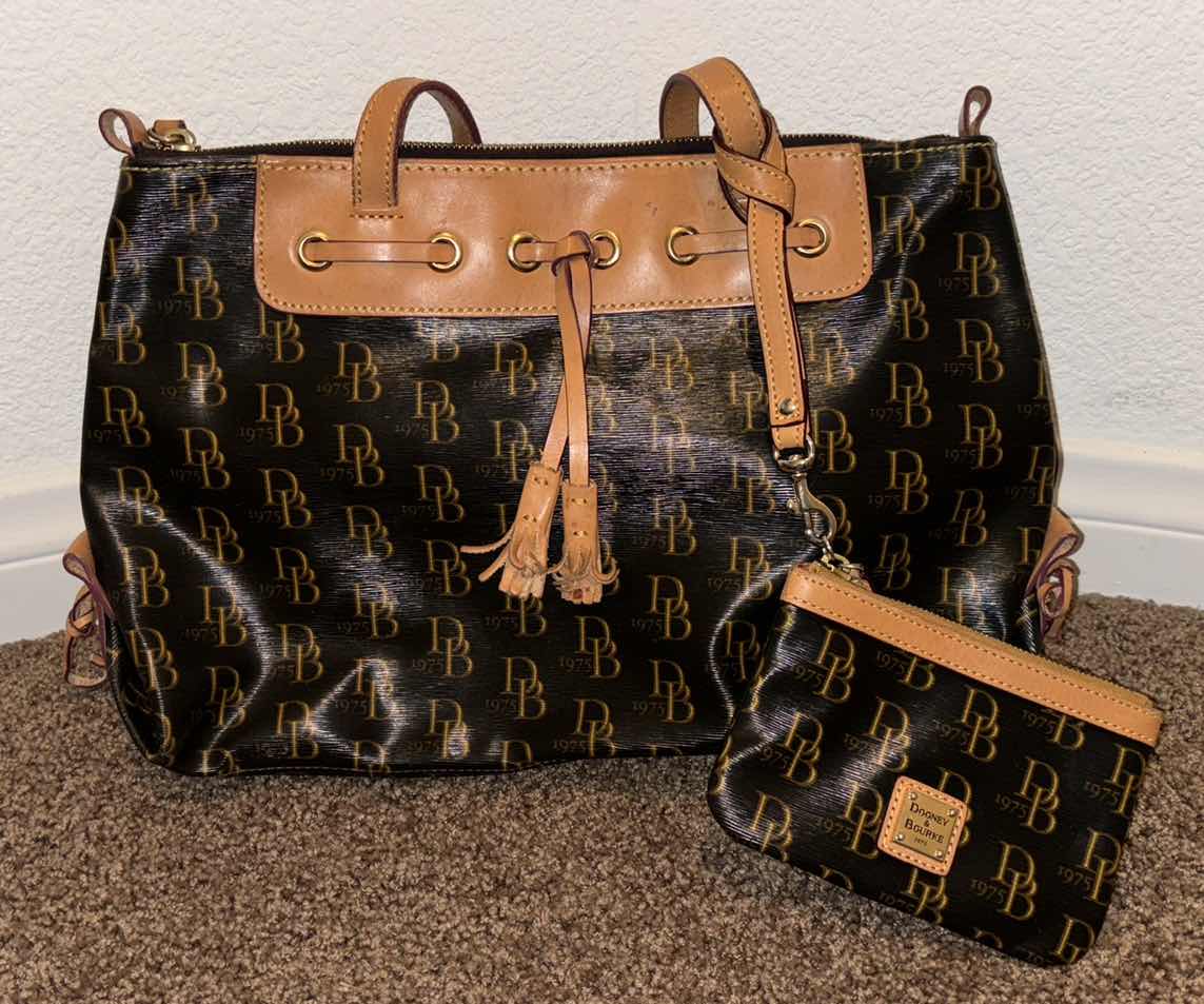 Photo 1 of DOONEY & BURKE HANDBAG & WALLET SET (NOT AUTHENTICATED)