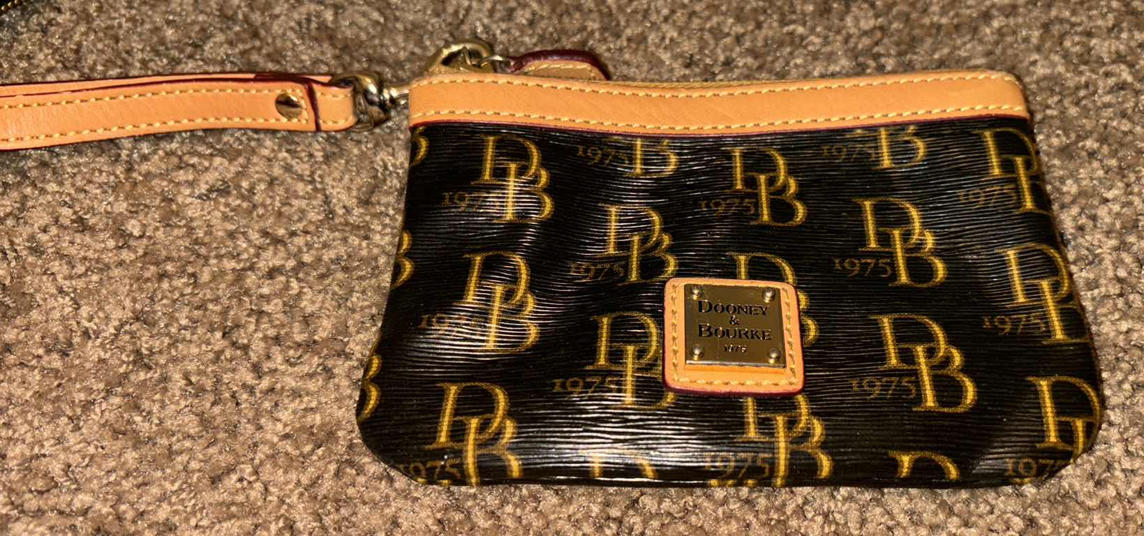 Photo 1 of DOONEY & BURKE HANDBAG & WALLET SET (NOT AUTHENTICATED)