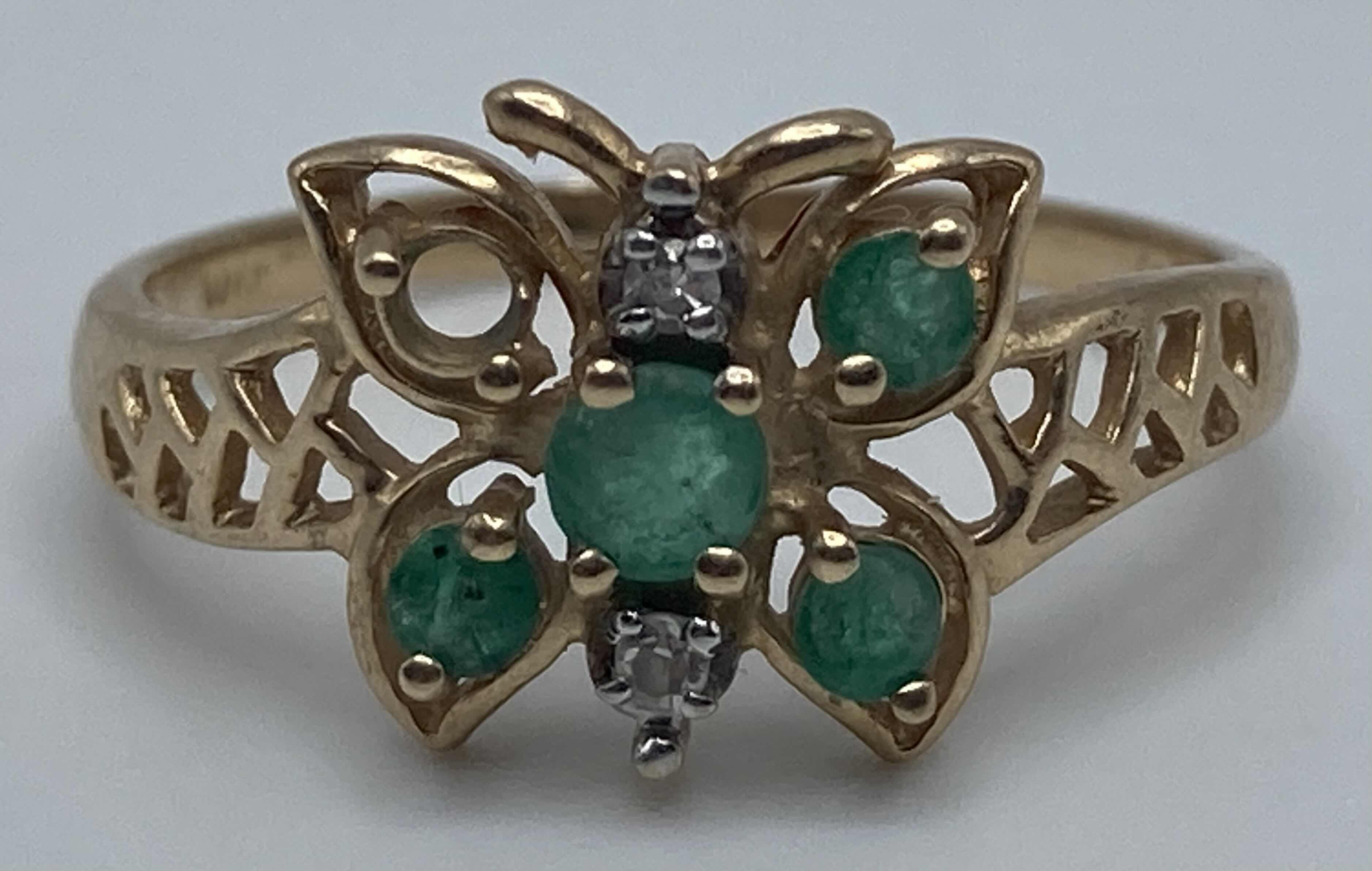 Photo 1 of 10K GOLD RING W AQUA GREEN STONES APPROX RING SIZE 7.5-8 (1.5G)
