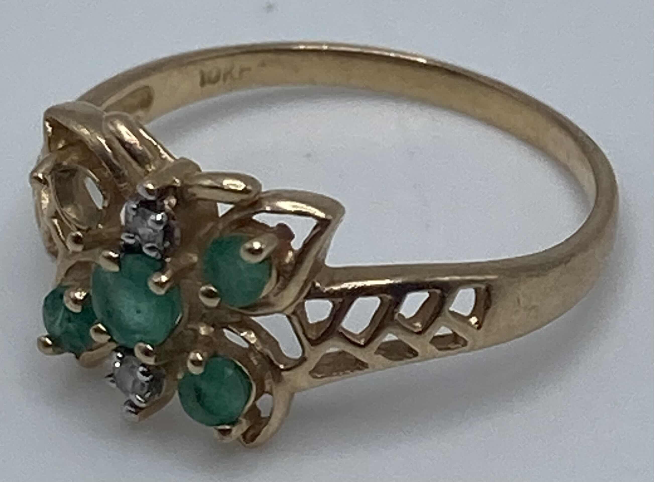 Photo 1 of 10K GOLD RING W AQUA GREEN STONES APPROX RING SIZE 7.5-8 (1.5G)