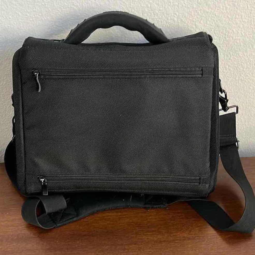 Photo 1 of MOBIL IT BLACK TABLET MINI LAPTOP BAG