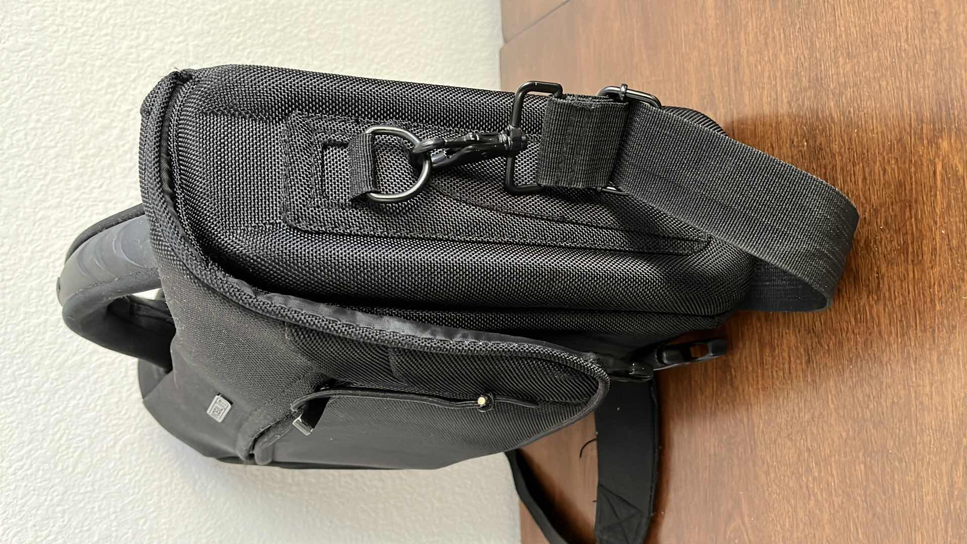 Photo 1 of MOBIL IT BLACK TABLET MINI LAPTOP BAG