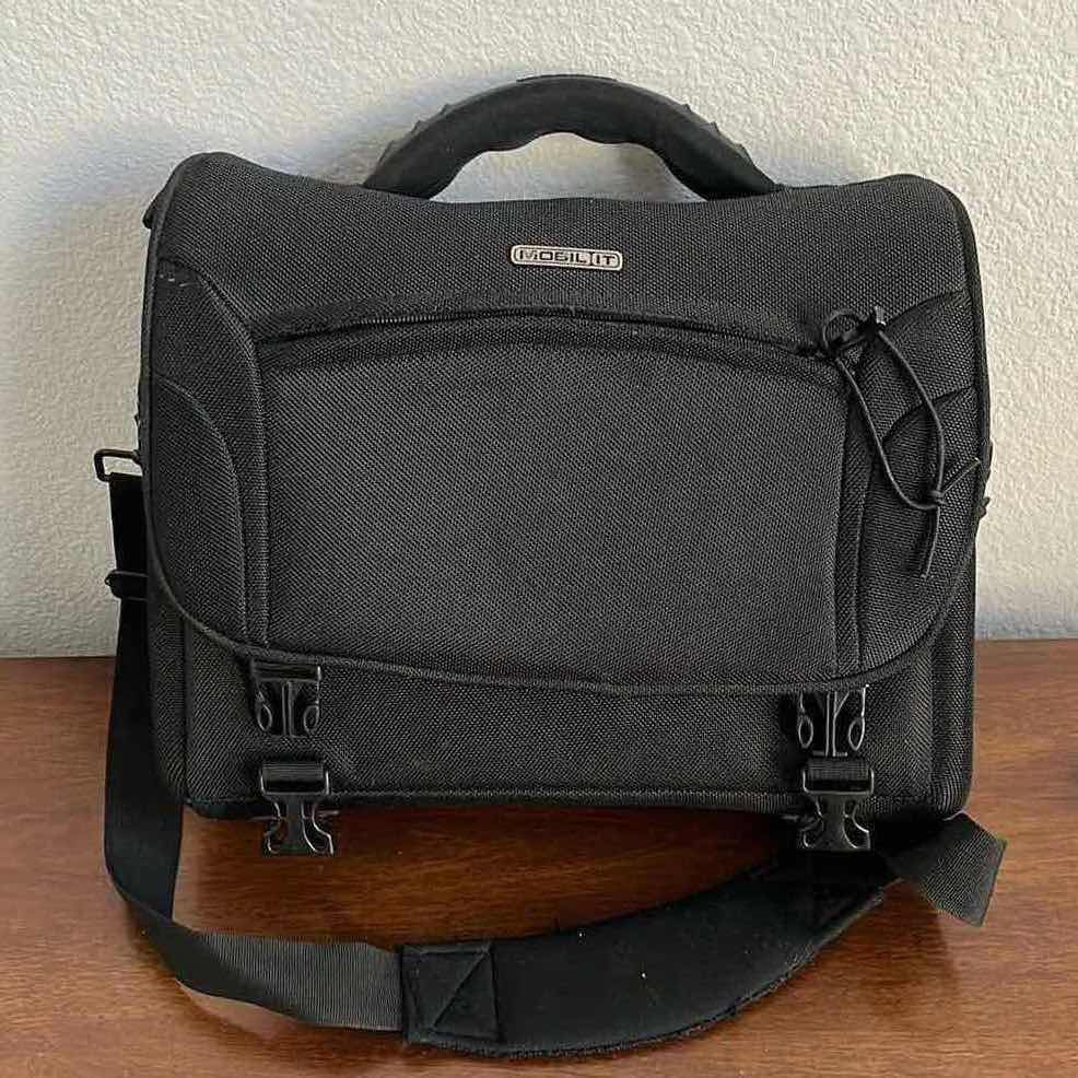 Photo 1 of MOBIL IT BLACK TABLET MINI LAPTOP BAG
