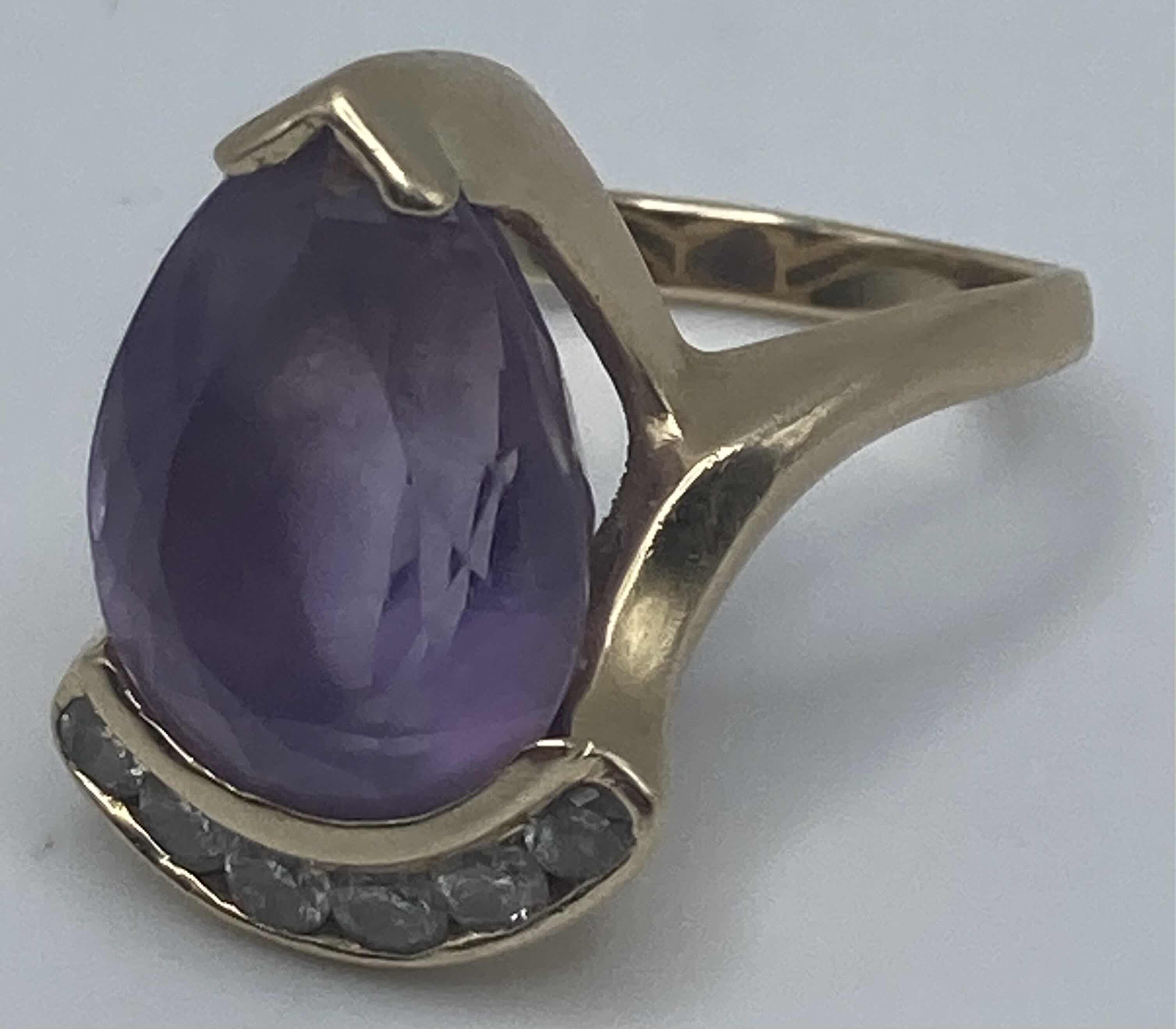 Photo 1 of 14K GOLD RING W PURPLE & CLEAR STONES APPROX RING SIZE 8.5-9 (11.2G)