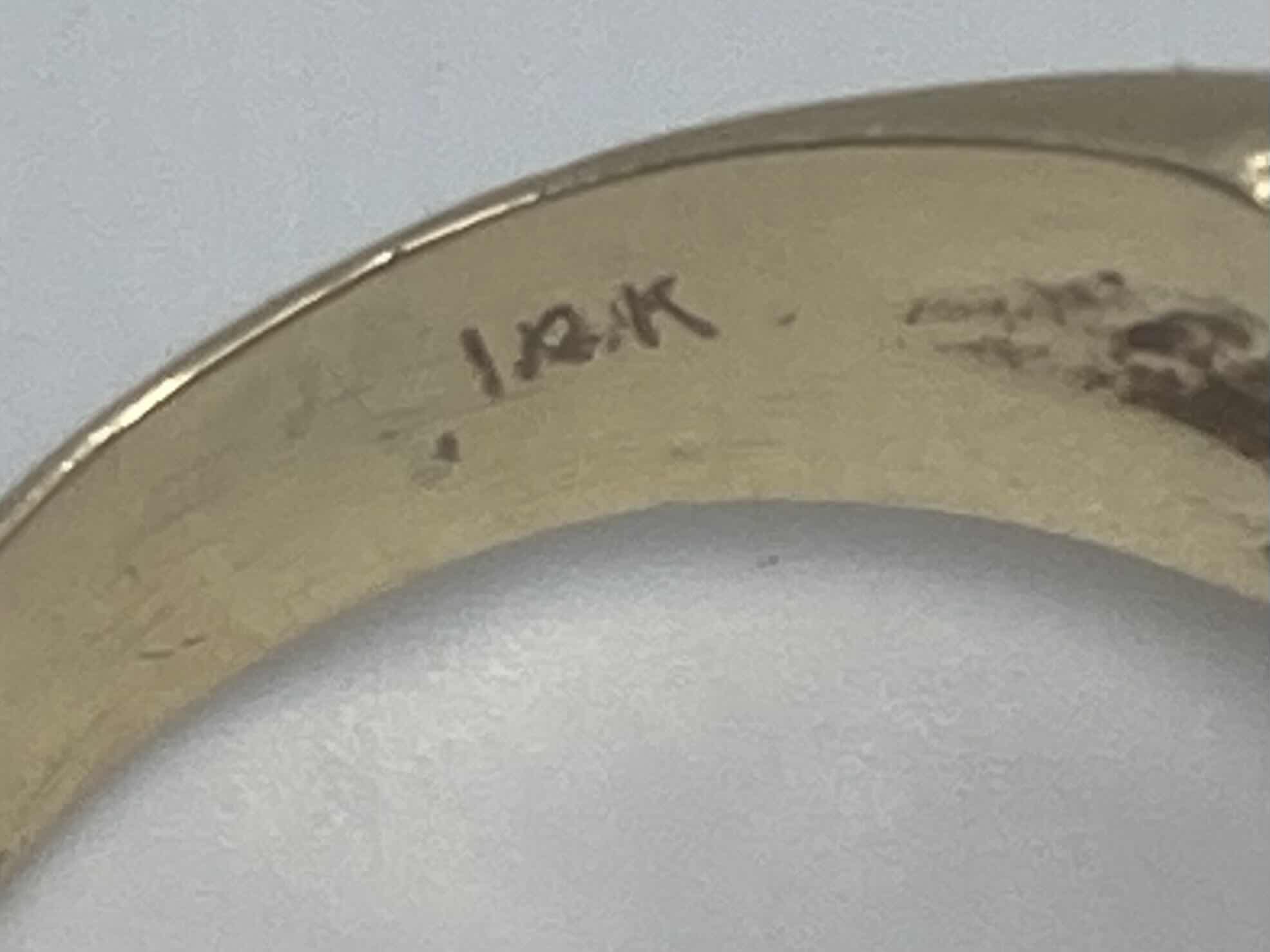 Photo 1 of 14K GOLD RING W CLEAR STONE APPROX SIZE 8.5-9 (6.3G)