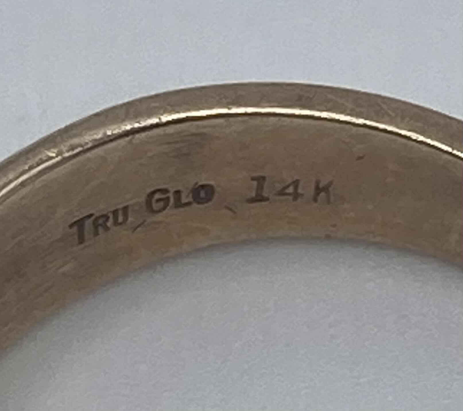 Photo 1 of 14K GOLD RING W CLEAR STONE APPROX SIZE 7.5-8 (5.6G)